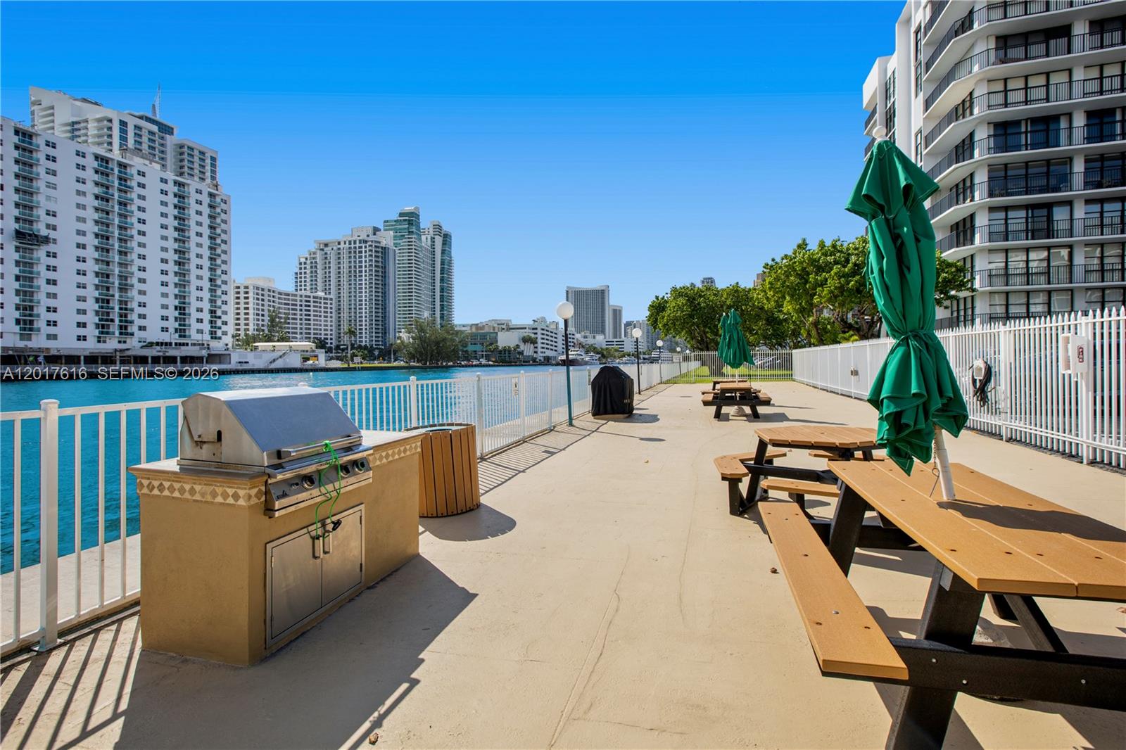 800 Parkview Dr #1007 Hallandale Beach, FL 33009