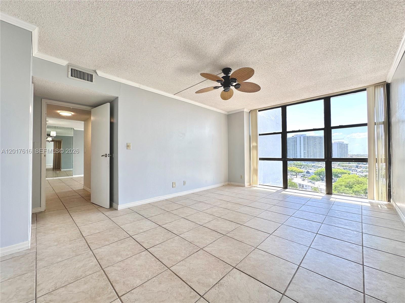 800 Parkview Dr #1007 Hallandale Beach, FL 33009