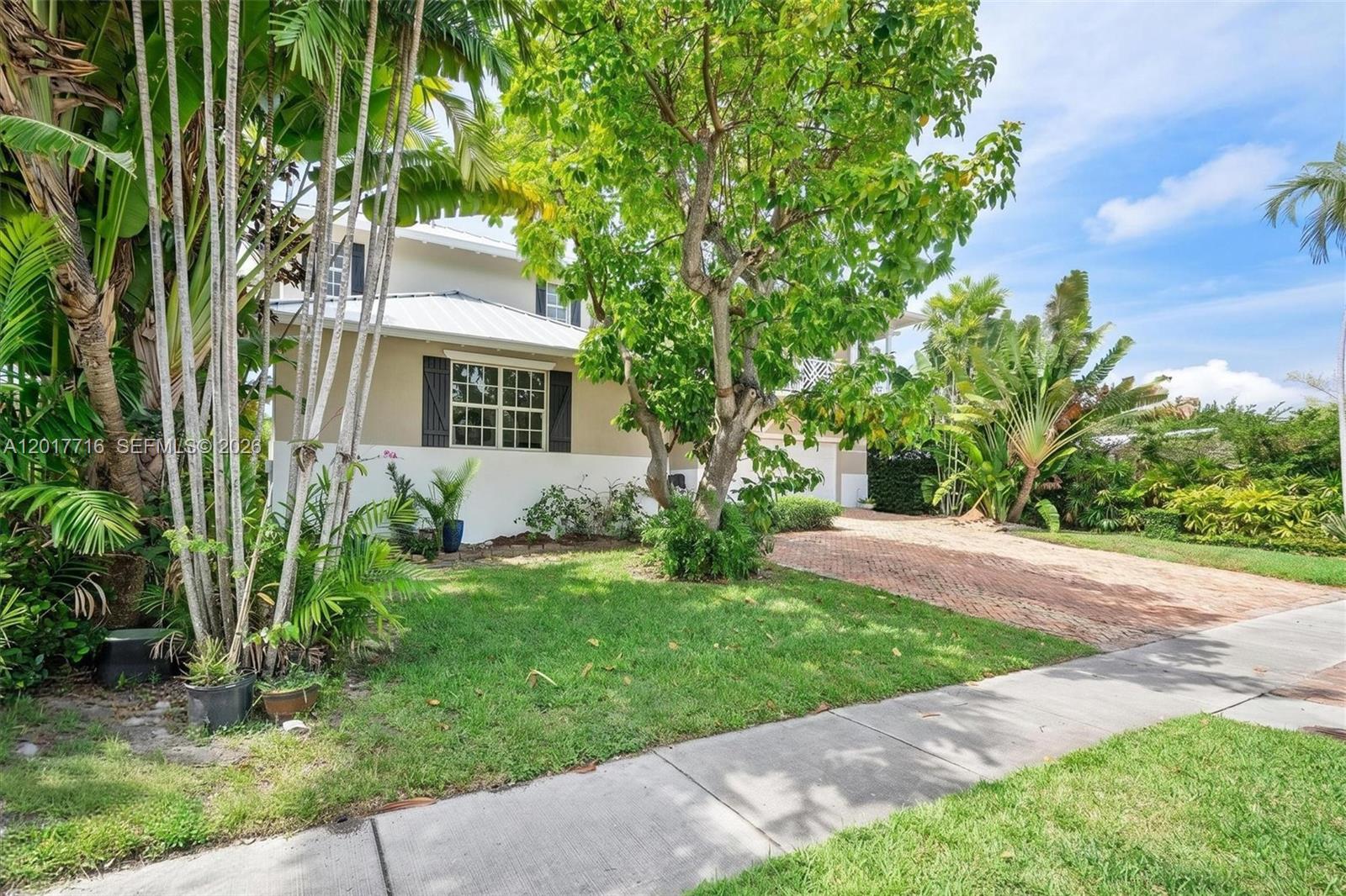 2310 Bayview Ln North Miami, FL 33181