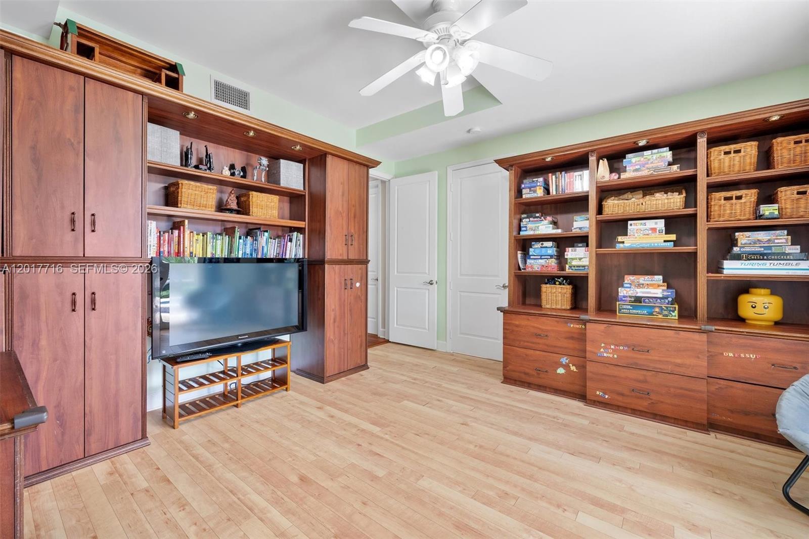 2310 Bayview Ln North Miami, FL 33181