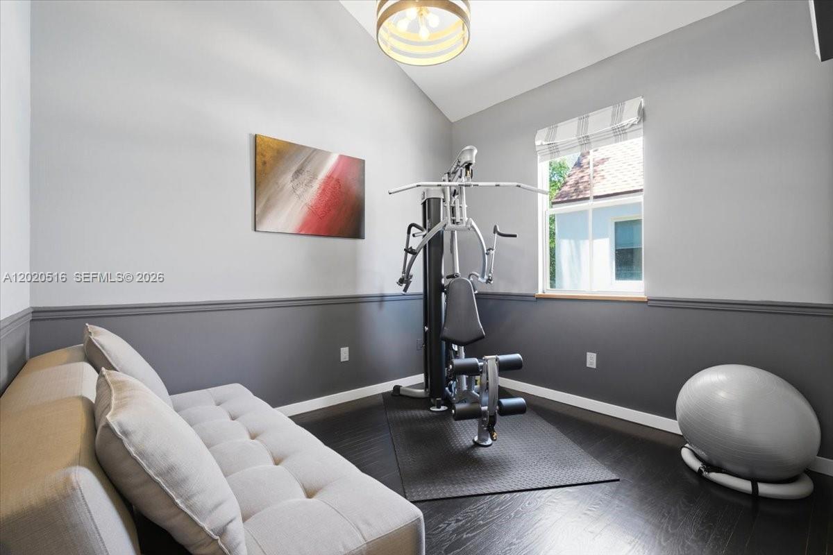 2917 Jackson Ave #6 Miami, FL 33133