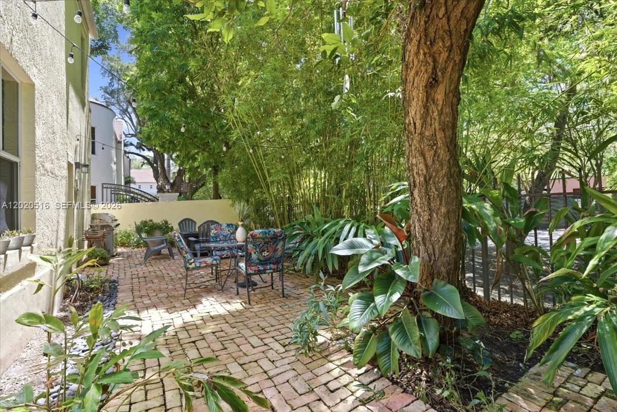 2917 Jackson Ave #6 Miami, FL 33133