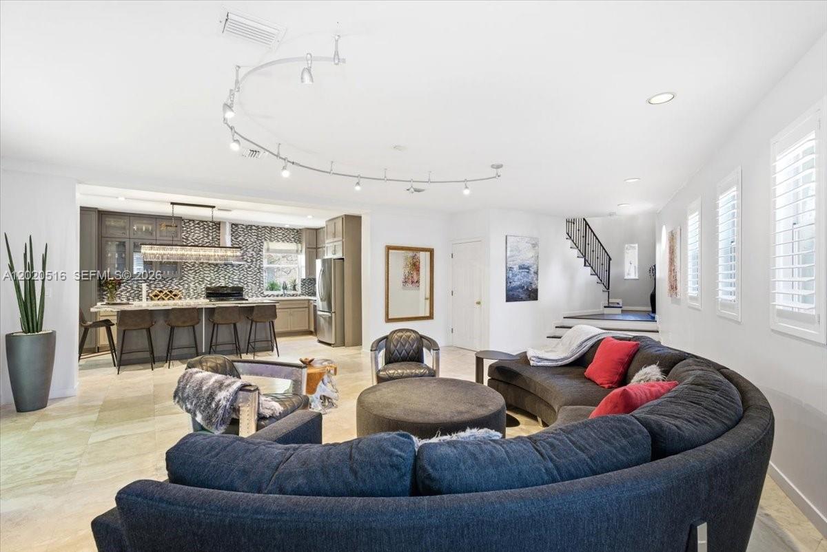 2917 Jackson Ave #6 Miami, FL 33133