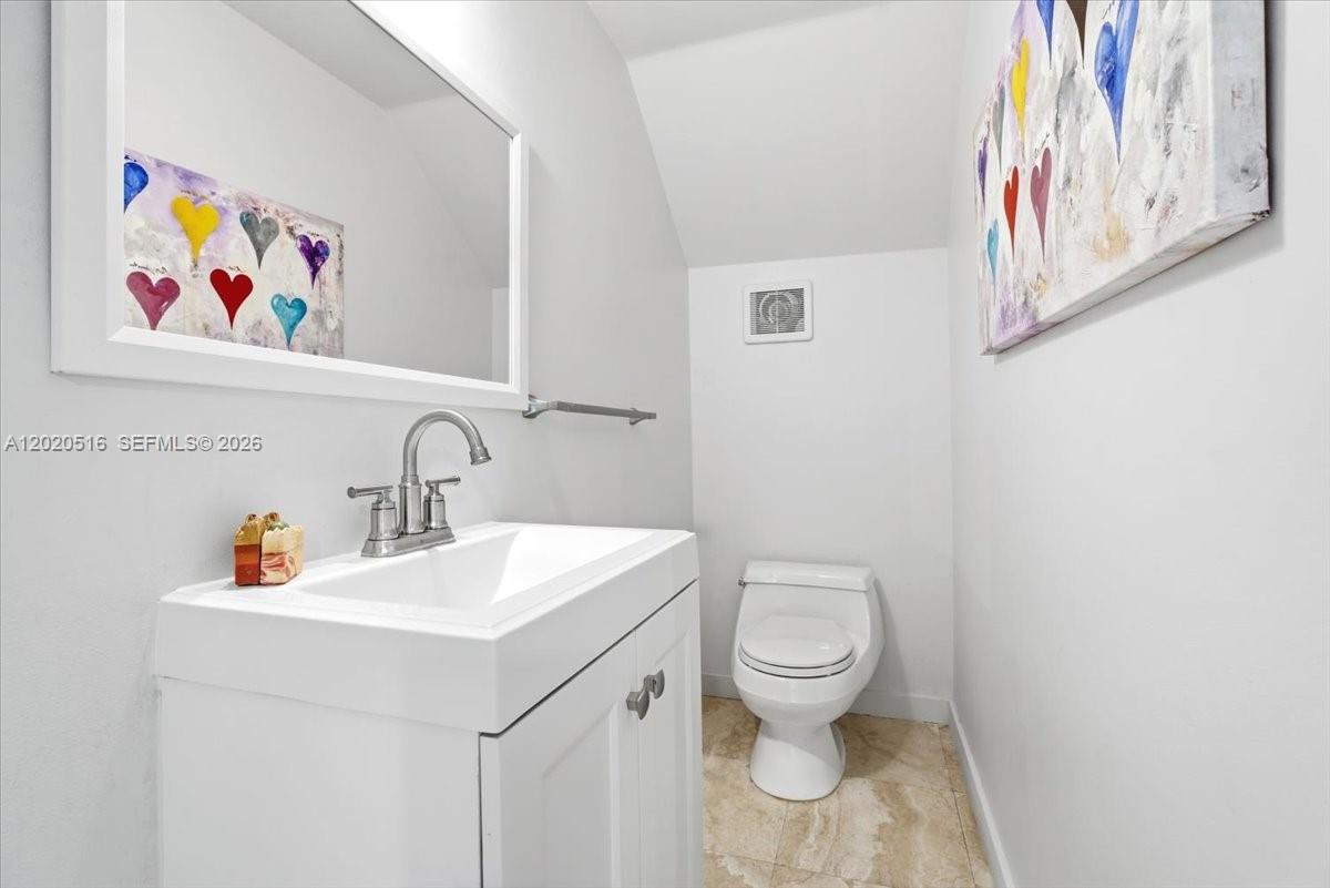2917 Jackson Ave #6 Miami, FL 33133