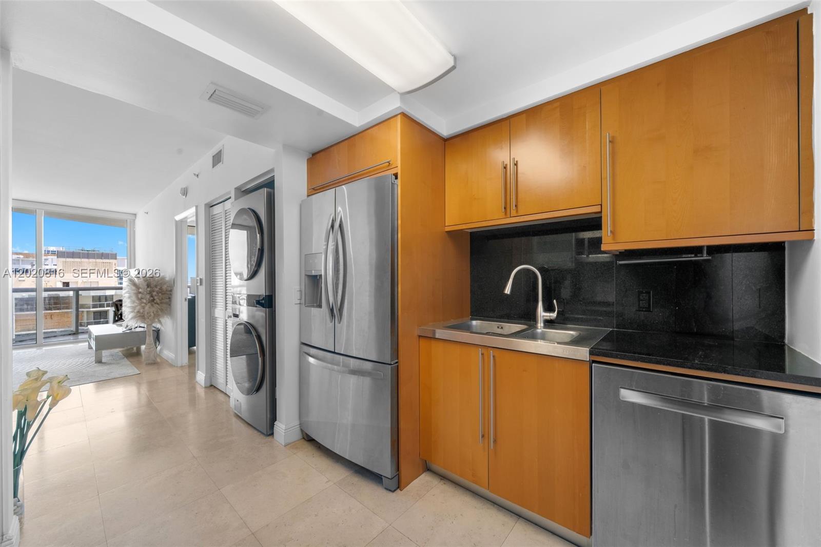 6365 Collins Ave #1909 Miami Beach, FL 33141