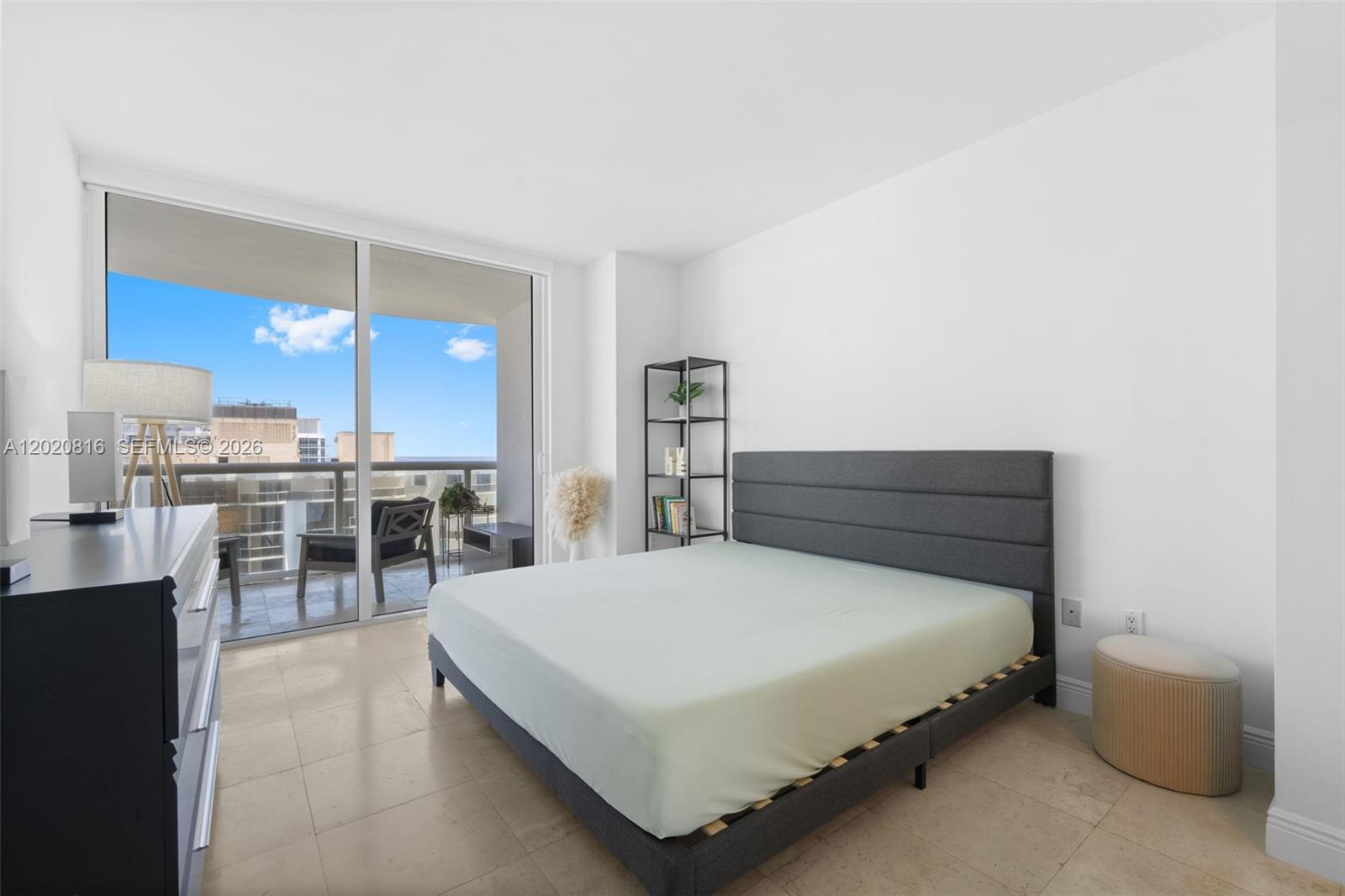 6365 Collins Ave #1909 Miami Beach, FL 33141