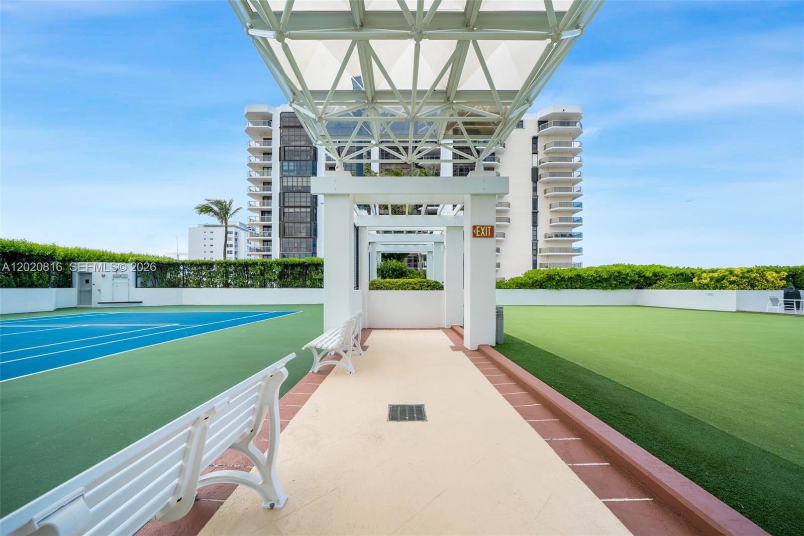 6365 Collins Ave #1909 Miami Beach, FL 33141