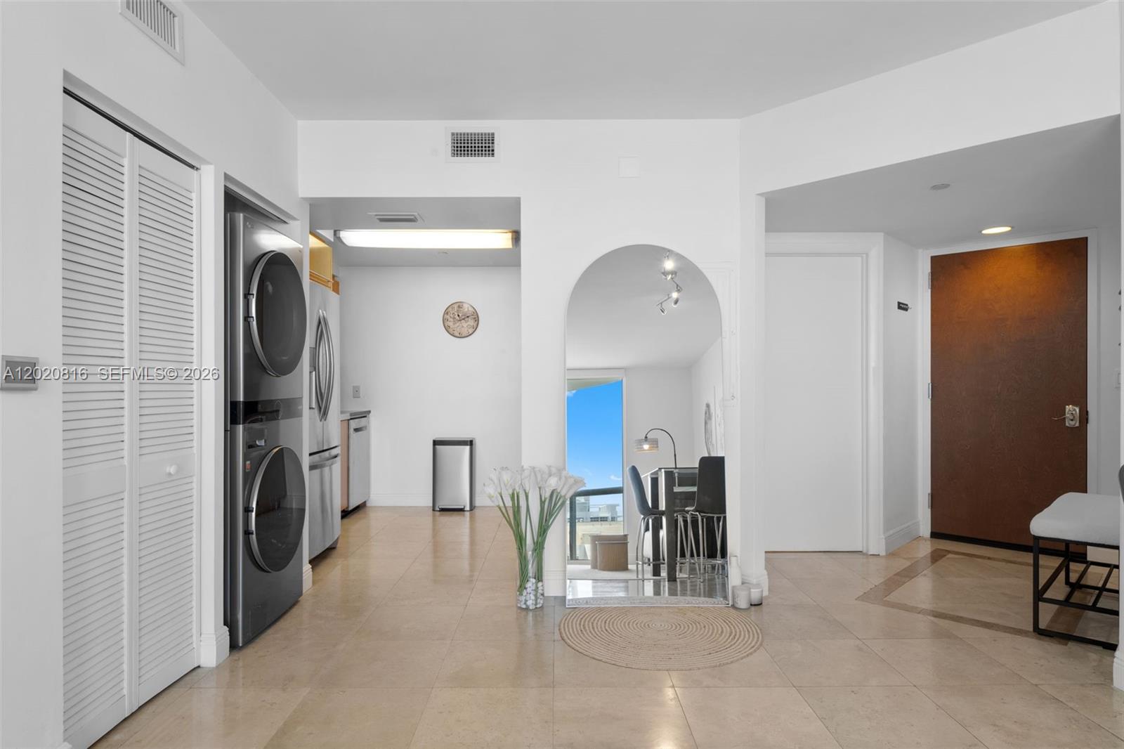 6365 Collins Ave #1909 Miami Beach, FL 33141