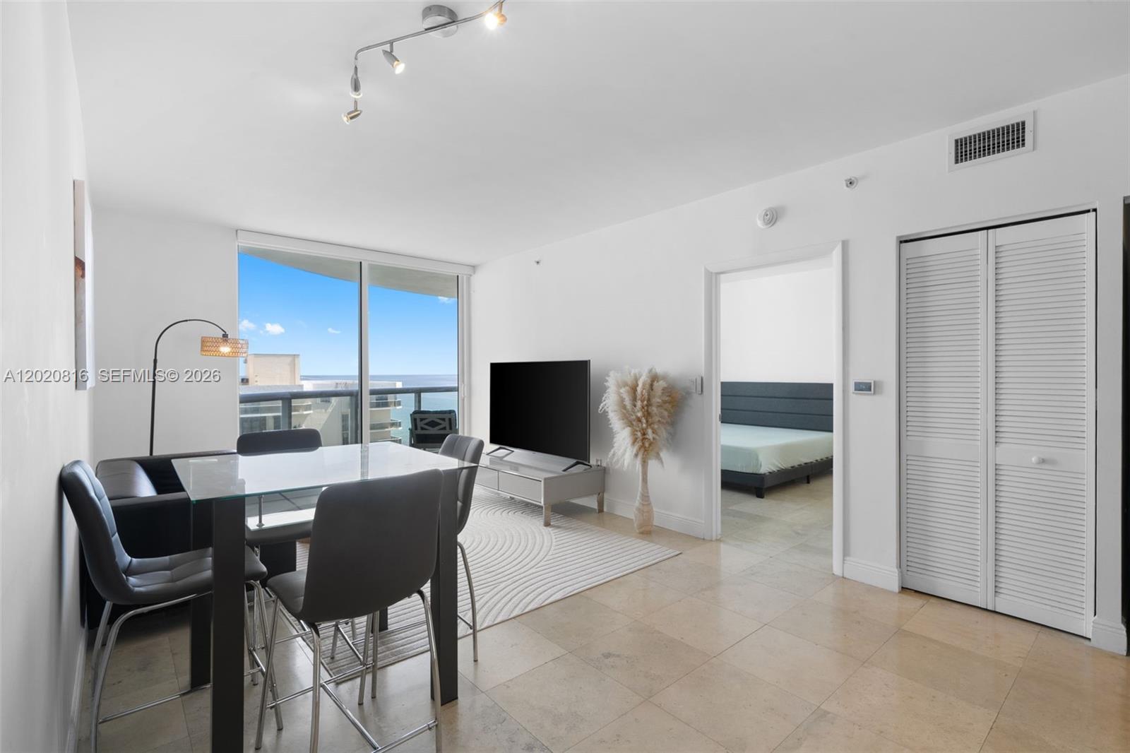 6365 Collins Ave #1909 Miami Beach, FL 33141