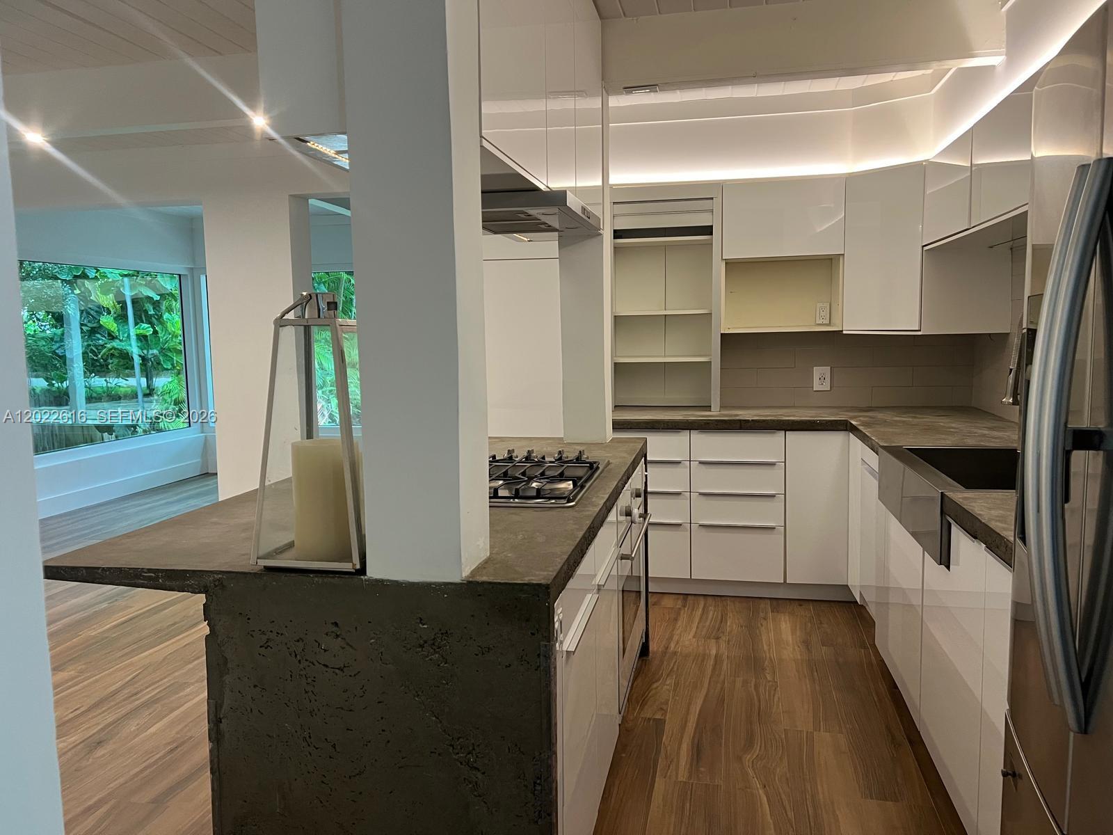 6851 SW 77th Ter South Miami, FL 33143