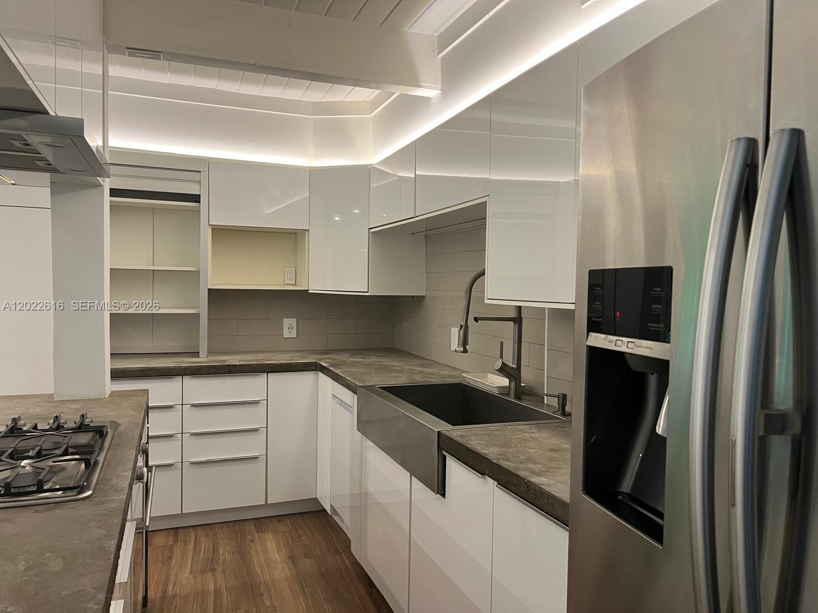 6851 SW 77th Ter South Miami, FL 33143