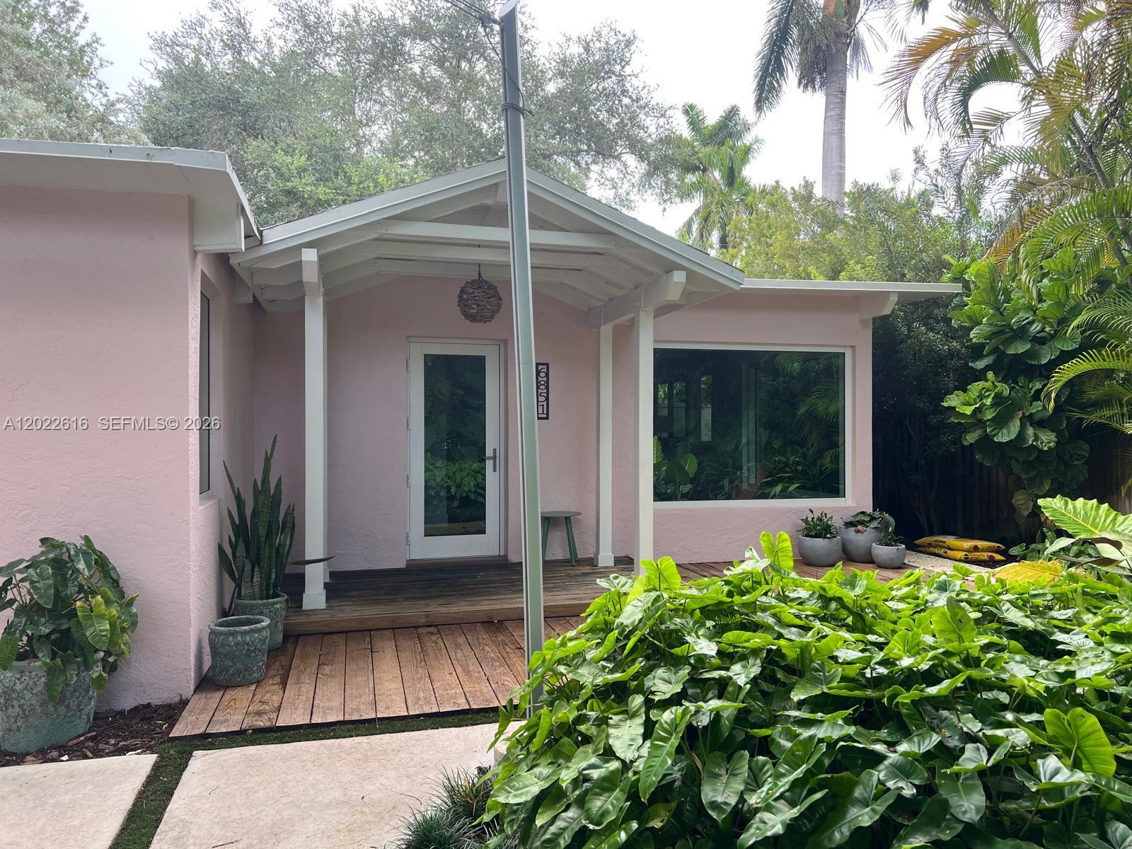 6851 SW 77th Ter South Miami, FL 33143