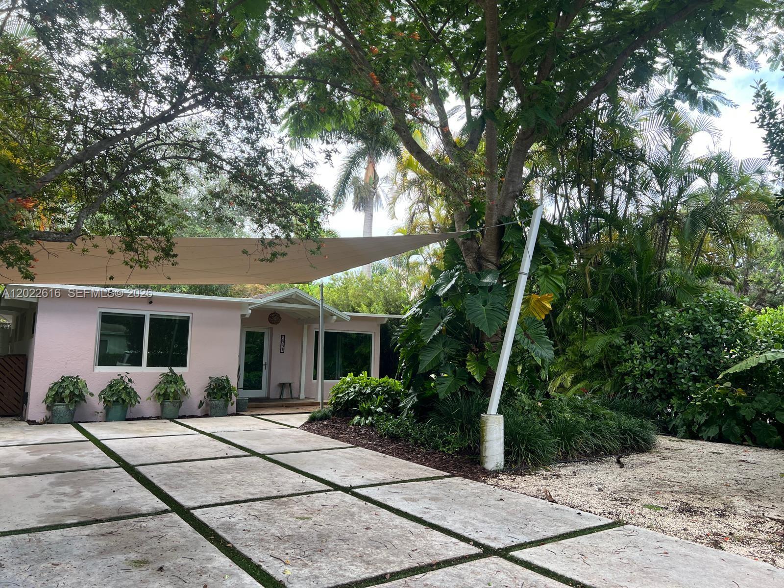 6851 SW 77th Ter South Miami, FL 33143