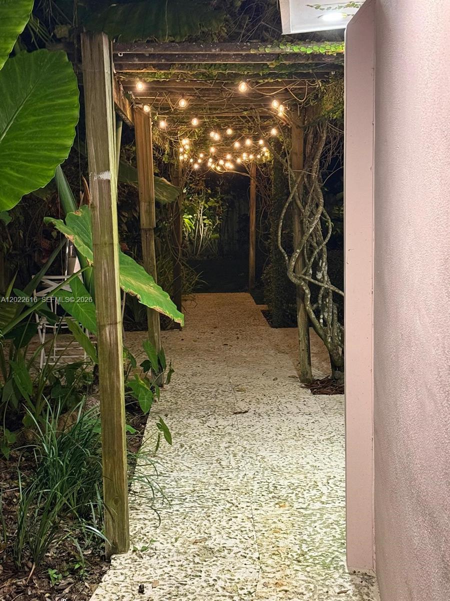6851 SW 77th Ter South Miami, FL 33143
