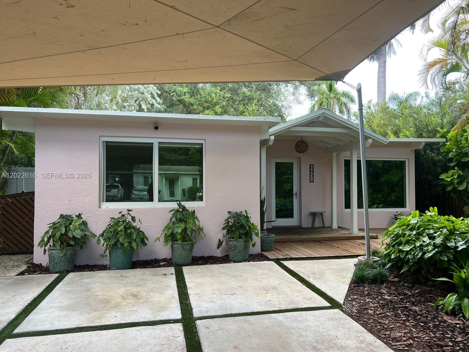 6851 SW 77th Ter South Miami, FL 33143