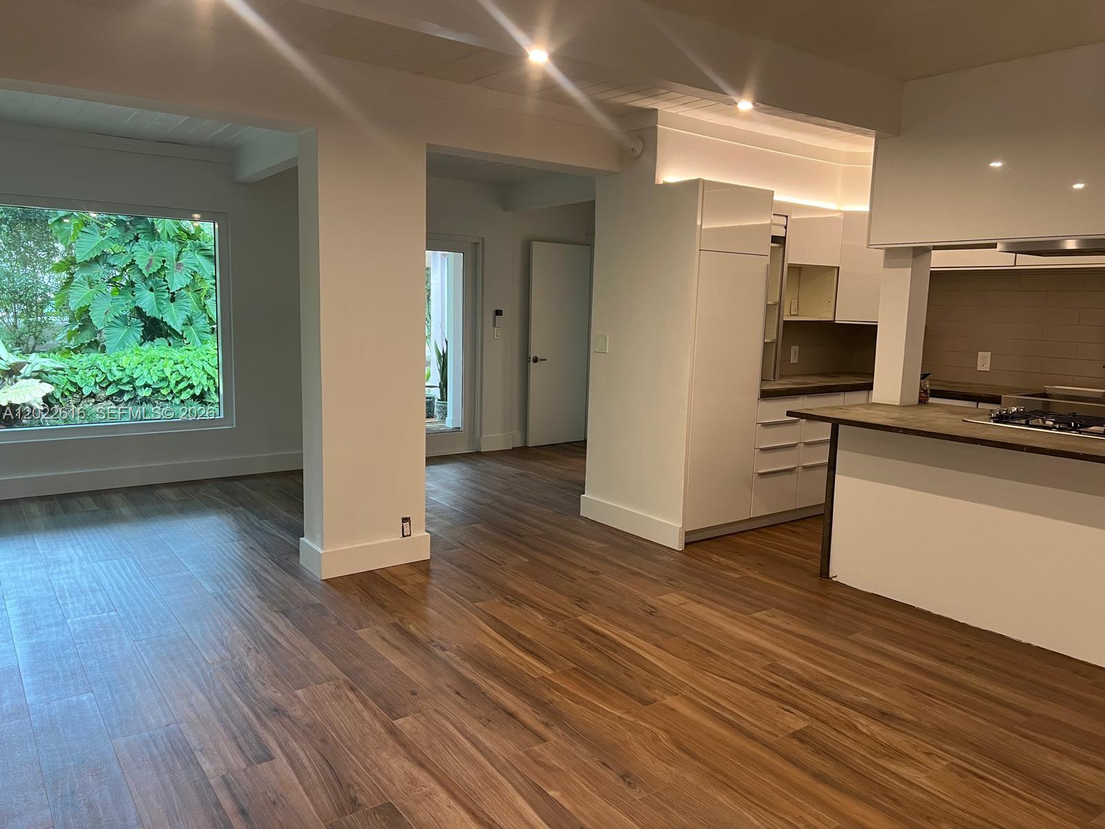 6851 SW 77th Ter South Miami, FL 33143