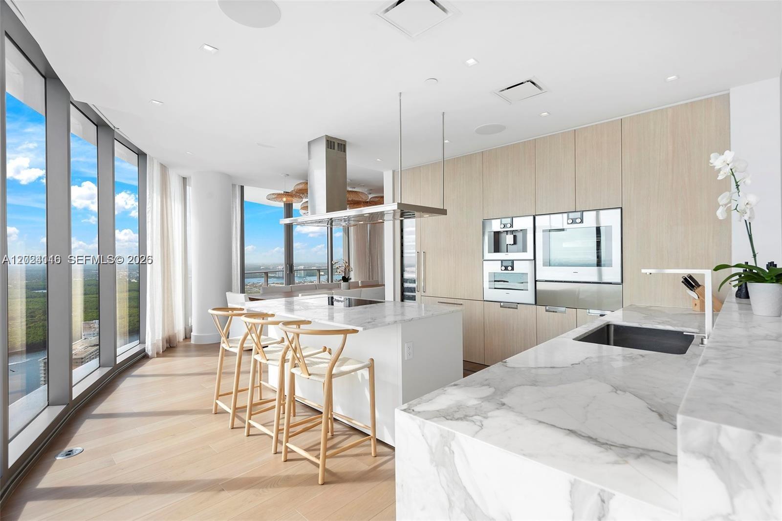 15701 Collins Ave #4105 Sunny Isles Beach, FL 33160