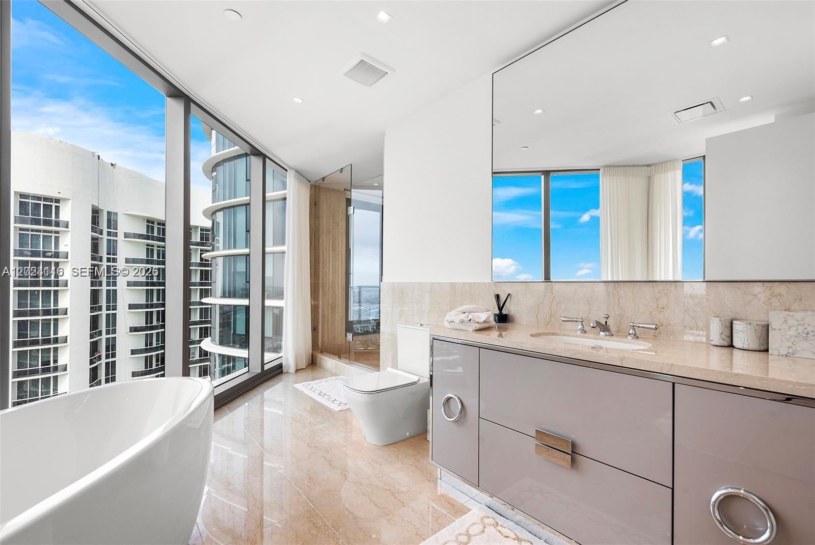 15701 Collins Ave #4105 Sunny Isles Beach, FL 33160