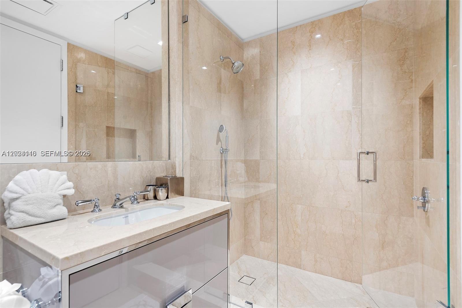 15701 Collins Ave #4105 Sunny Isles Beach, FL 33160