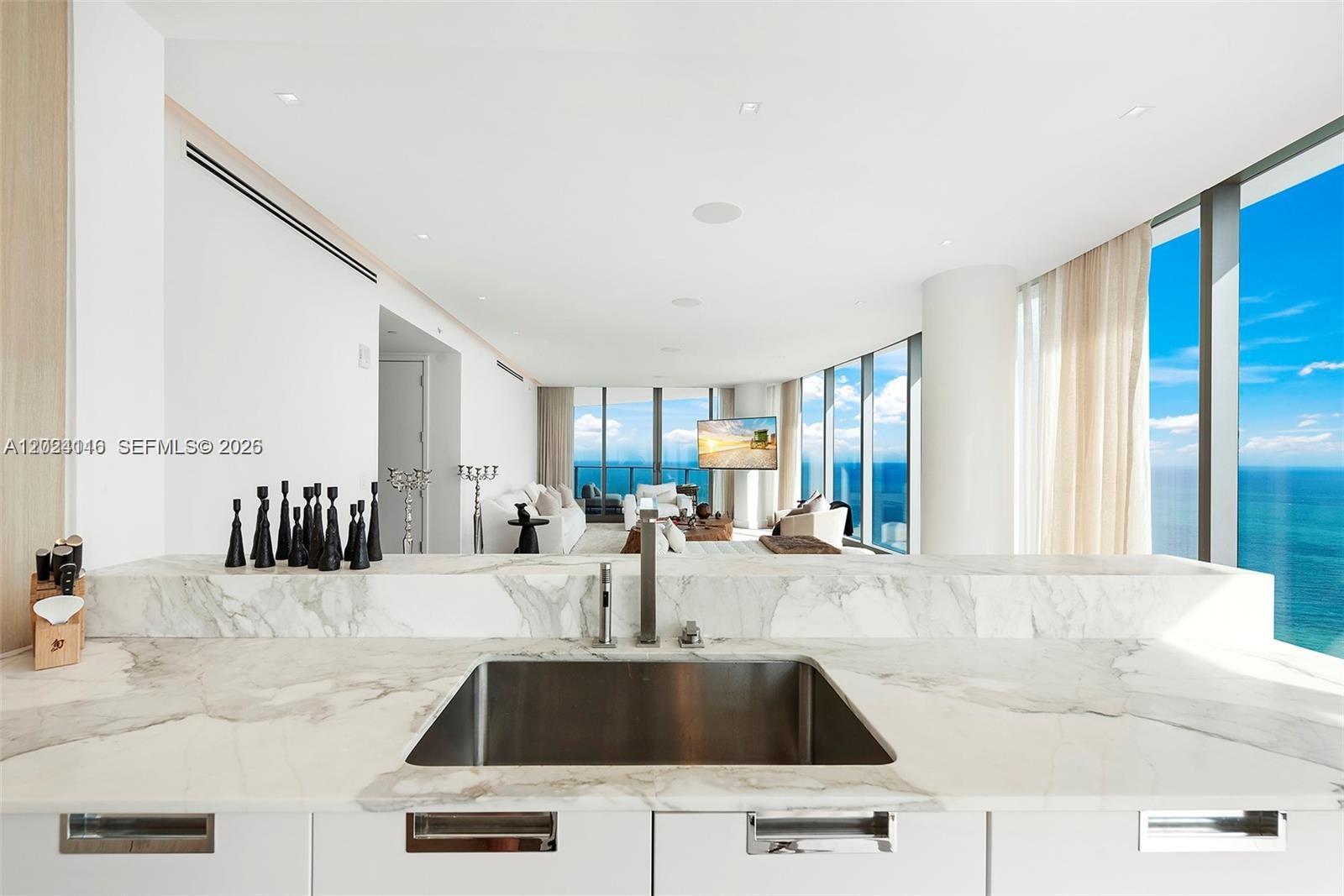 15701 Collins Ave #4105 Sunny Isles Beach, FL 33160