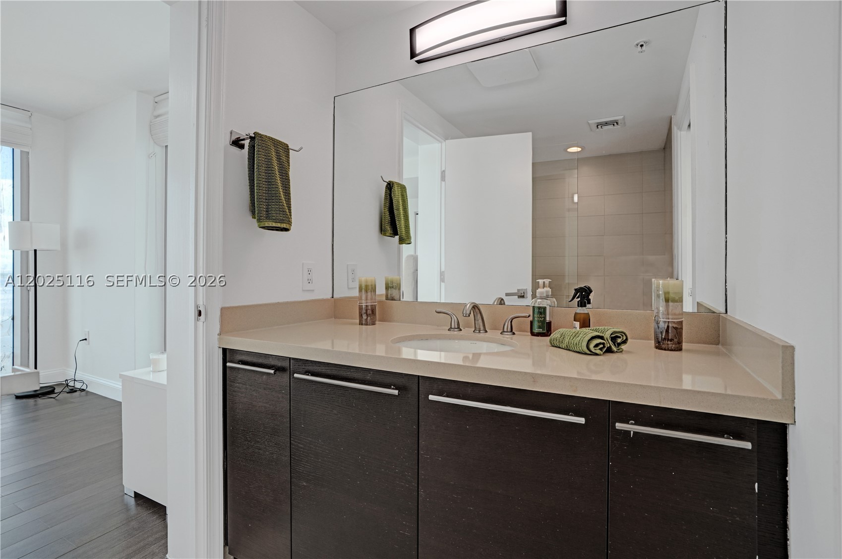 image Eloquence on the Bay19