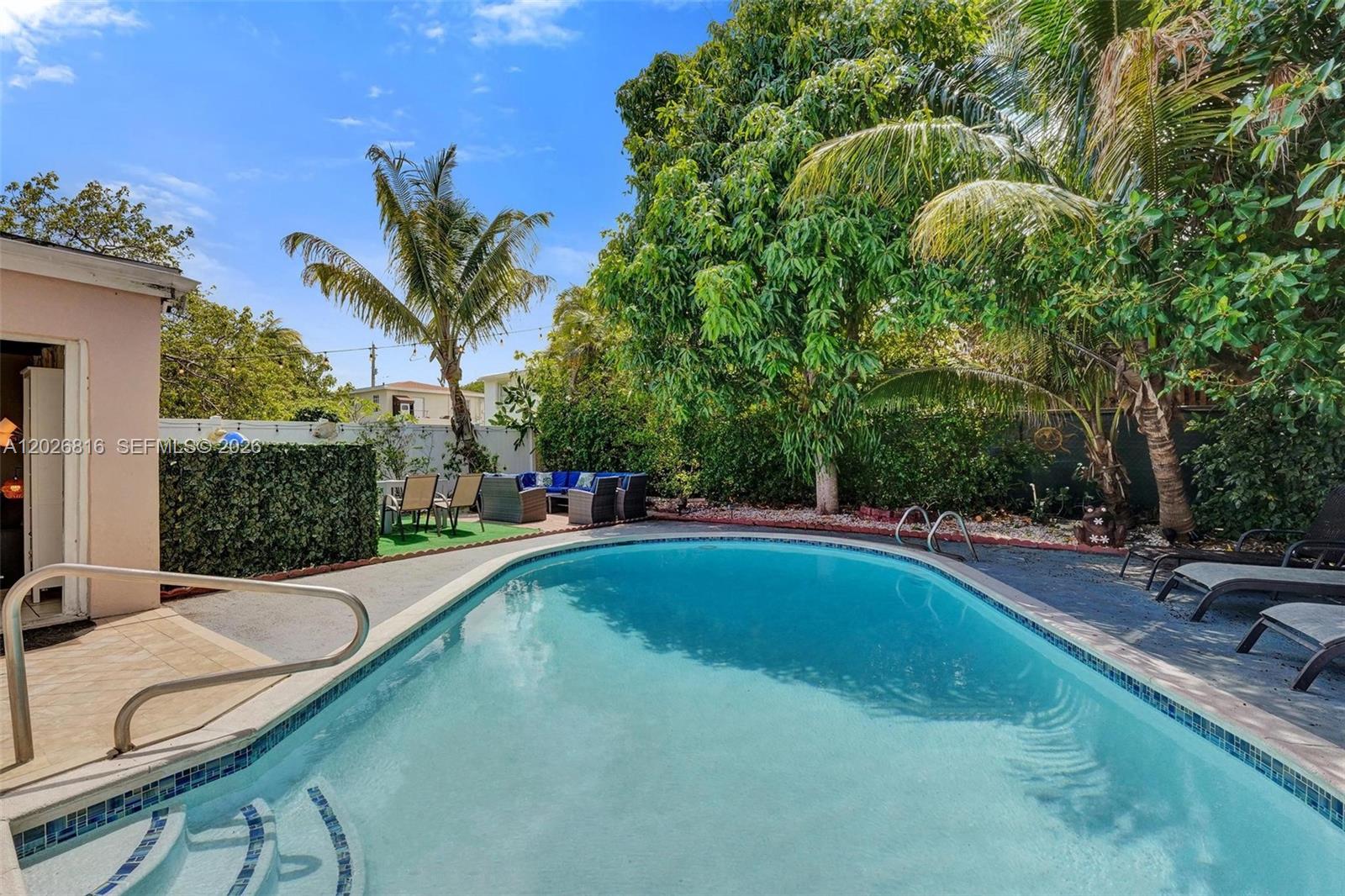 712 SW 7th Ter