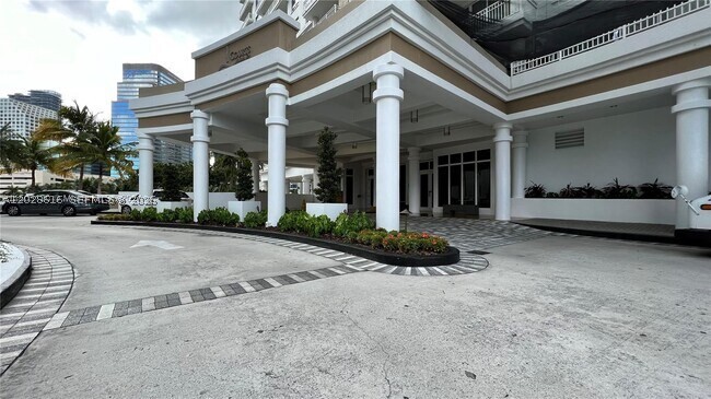 image Courts Brickell Key13