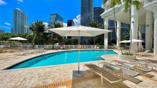 image Courts Brickell Key15