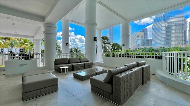 image Courts Brickell Key19