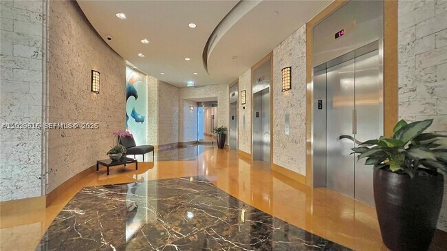 image Courts Brickell Key24