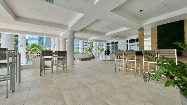 image Courts Brickell Key30