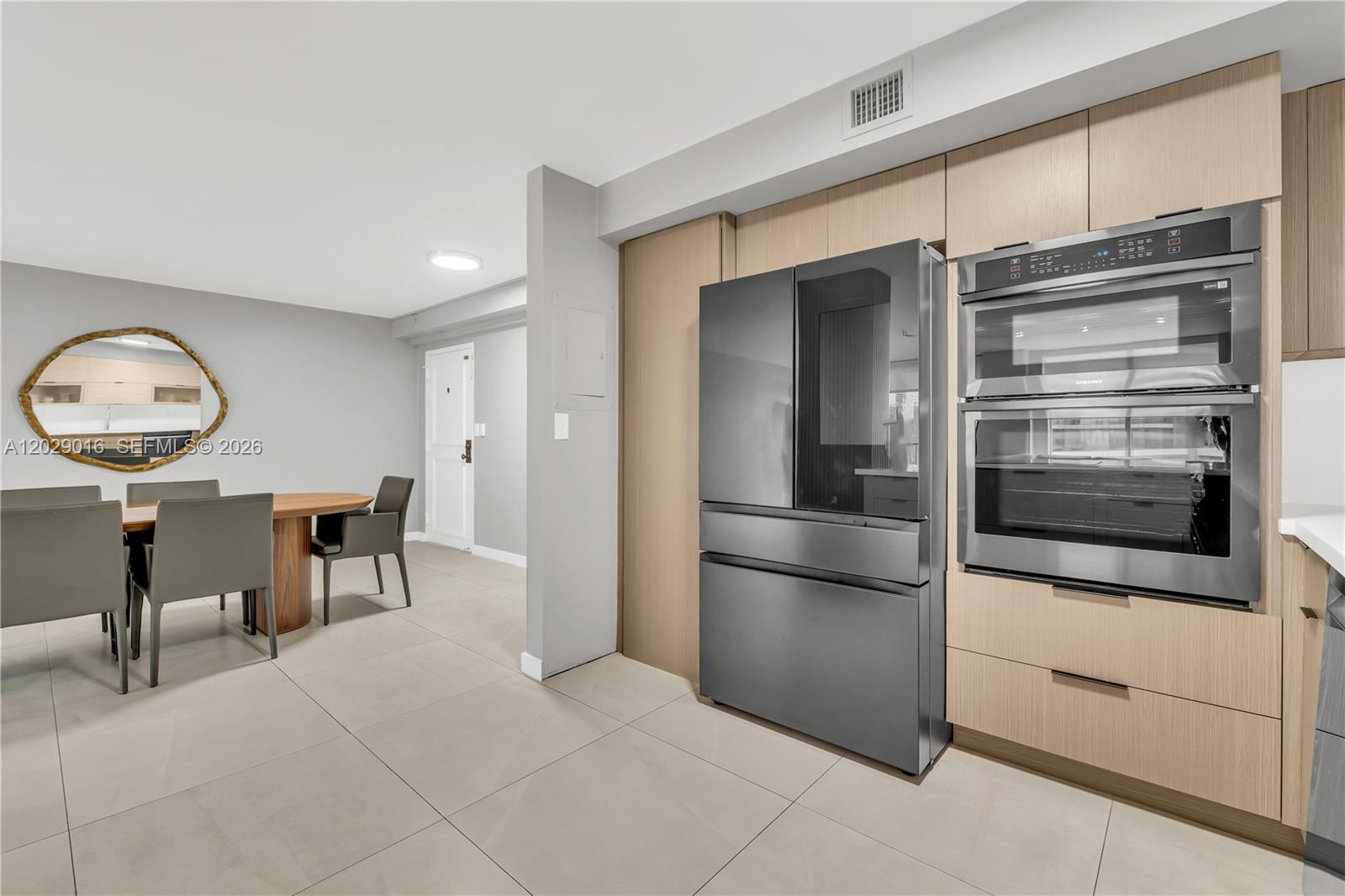 1450 Brickell Bay Dr #1815 Miami, FL 33131