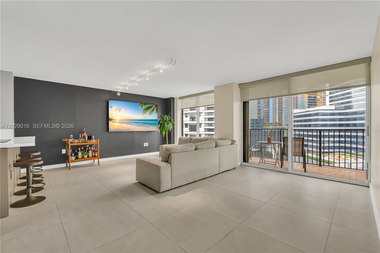 1450 Brickell Bay Dr #1815 Miami, FL 33131