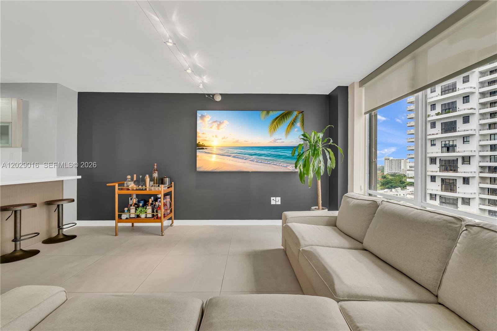1450 Brickell Bay Dr #1815 Miami, FL 33131