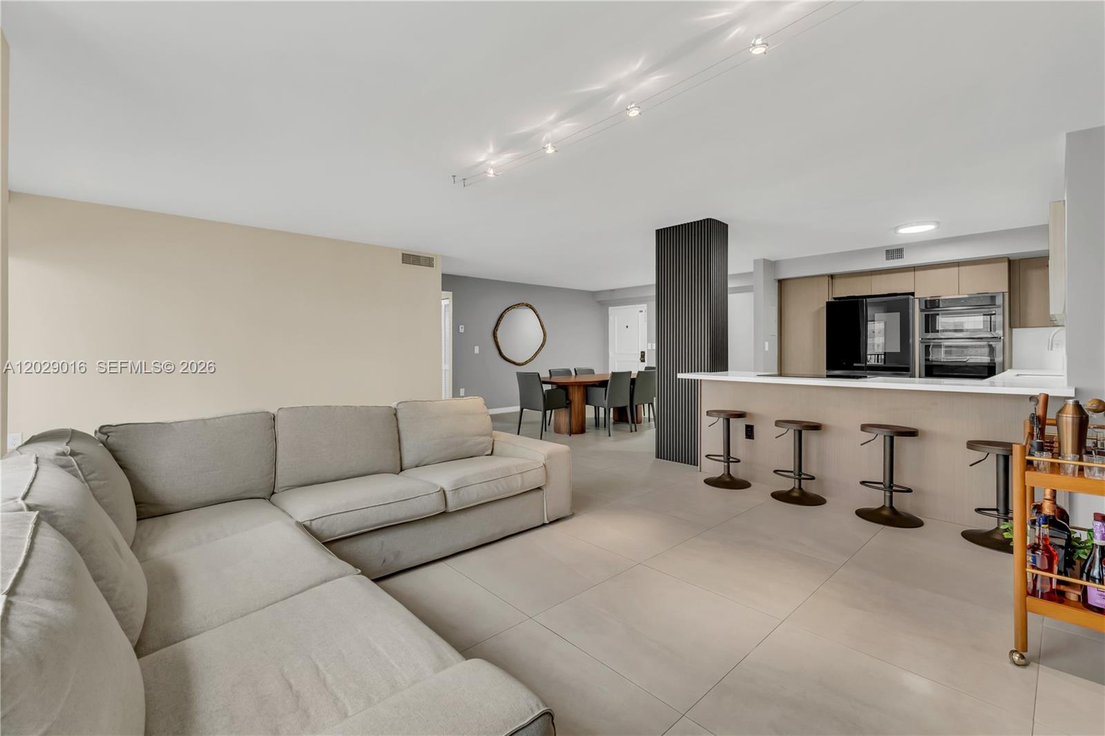 1450 Brickell Bay Dr #1815 Miami, FL 33131