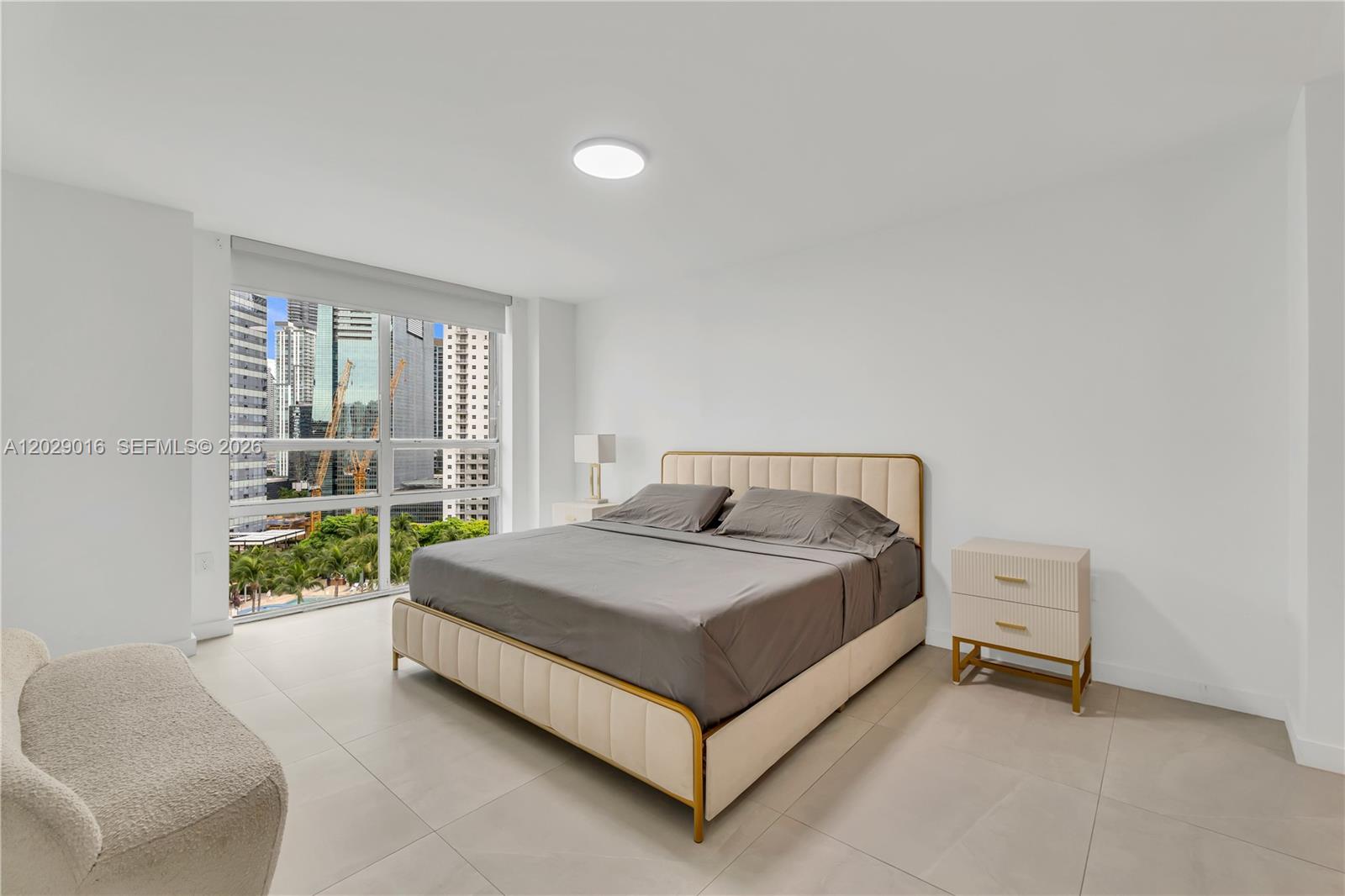 1450 Brickell Bay Dr #1815 Miami, FL 33131