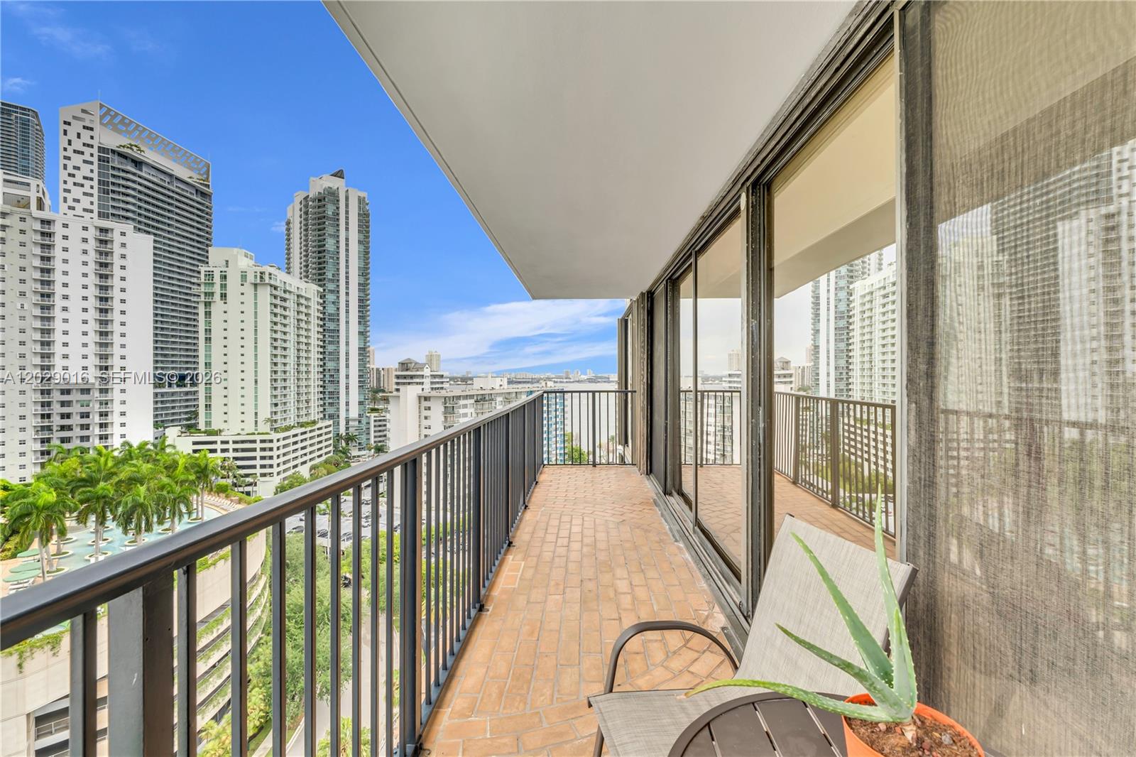 1450 Brickell Bay Dr #1815 Miami, FL 33131