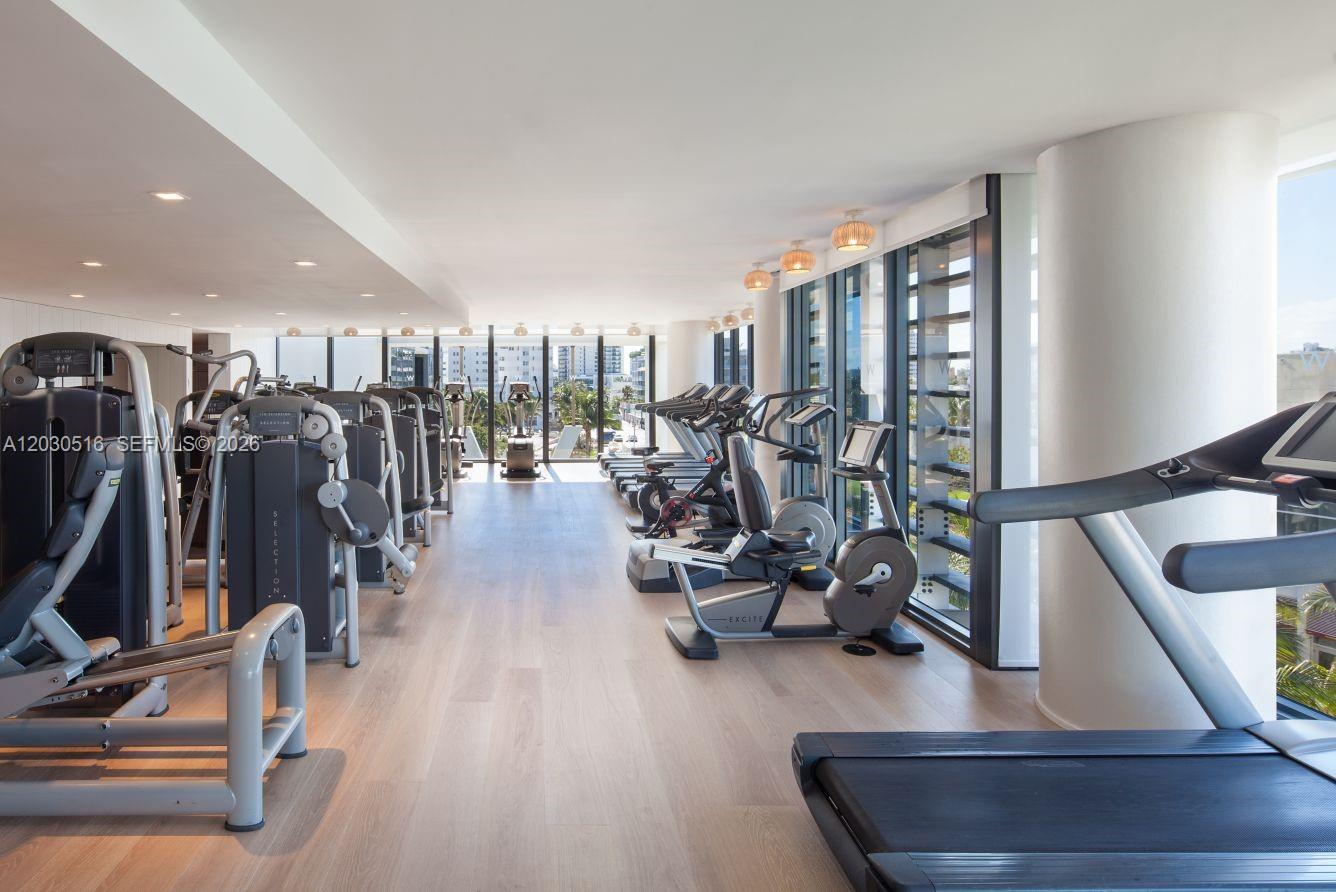2201 Collins Ave #707 Miami Beach, FL 33139