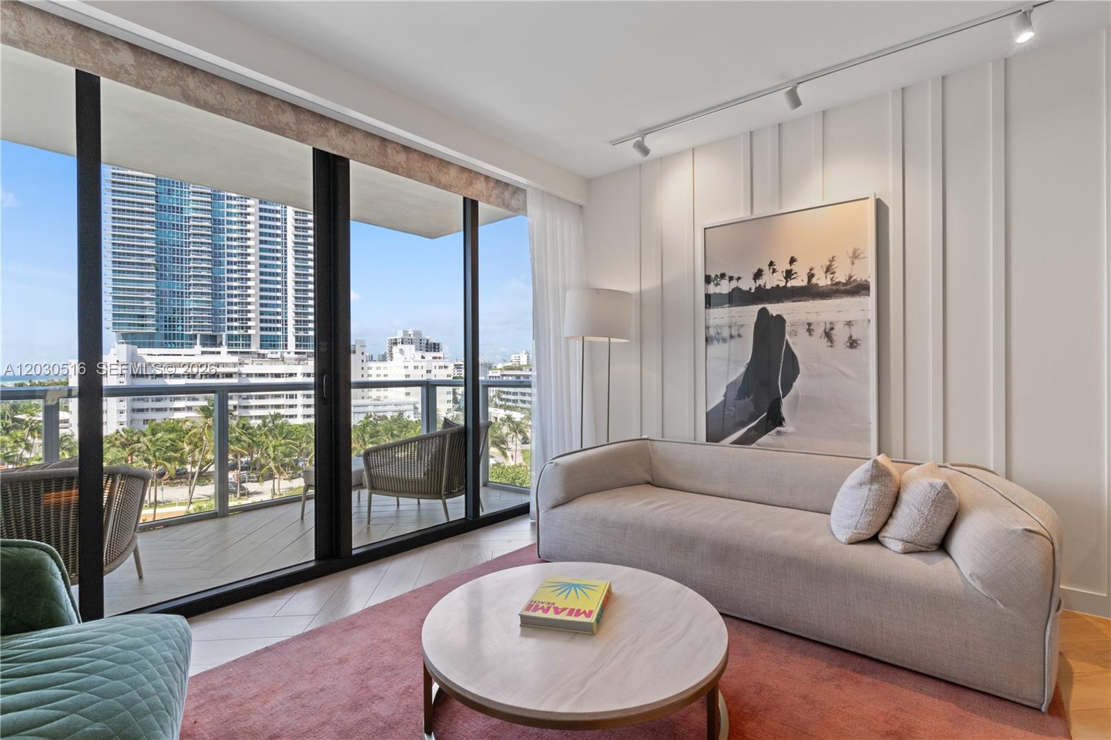 2201 Collins Ave #707 Miami Beach, FL 33139