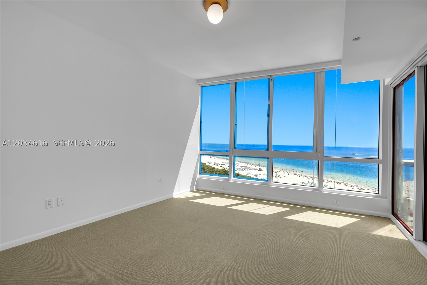 image Continuum South Beach South Tower8