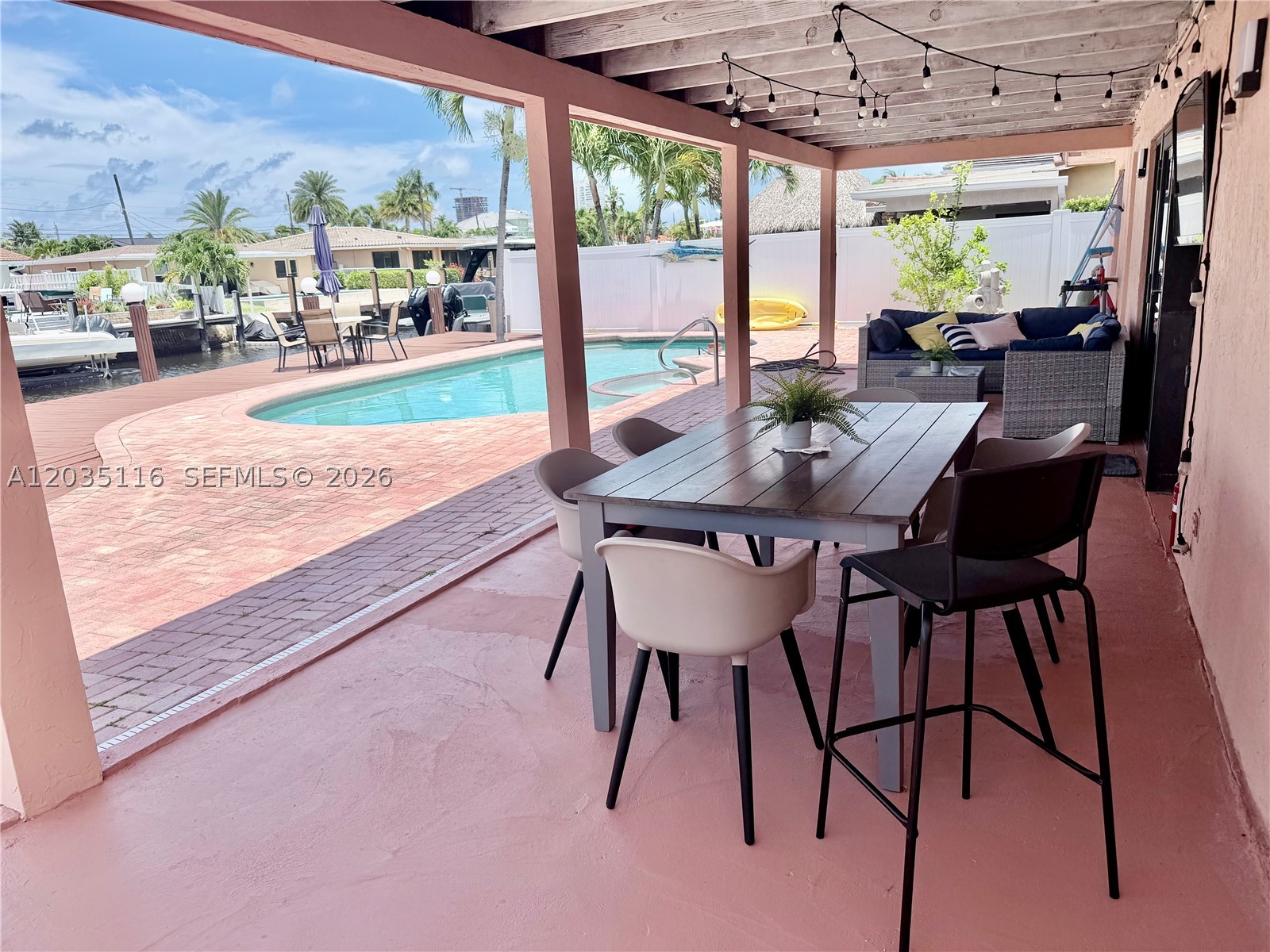 2447 SE 15th St Pompano Beach, FL 33062