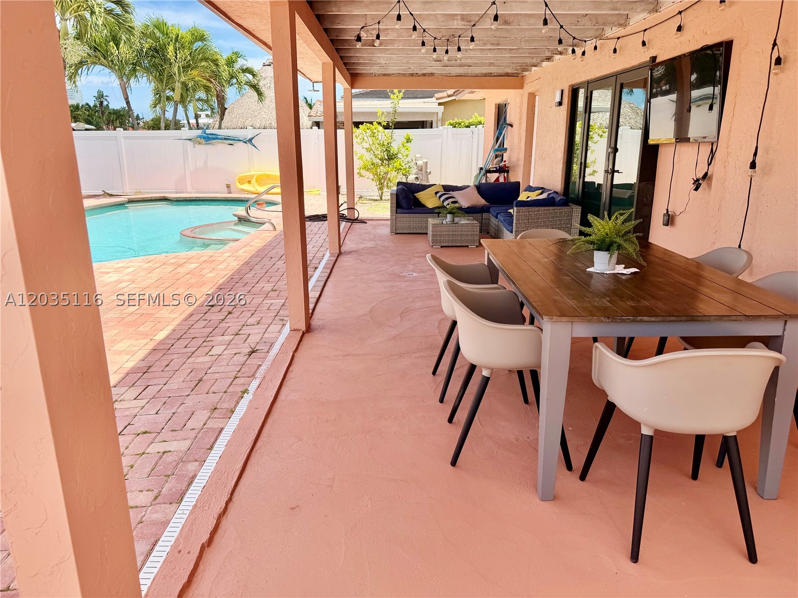 2447 SE 15th St Pompano Beach, FL 33062