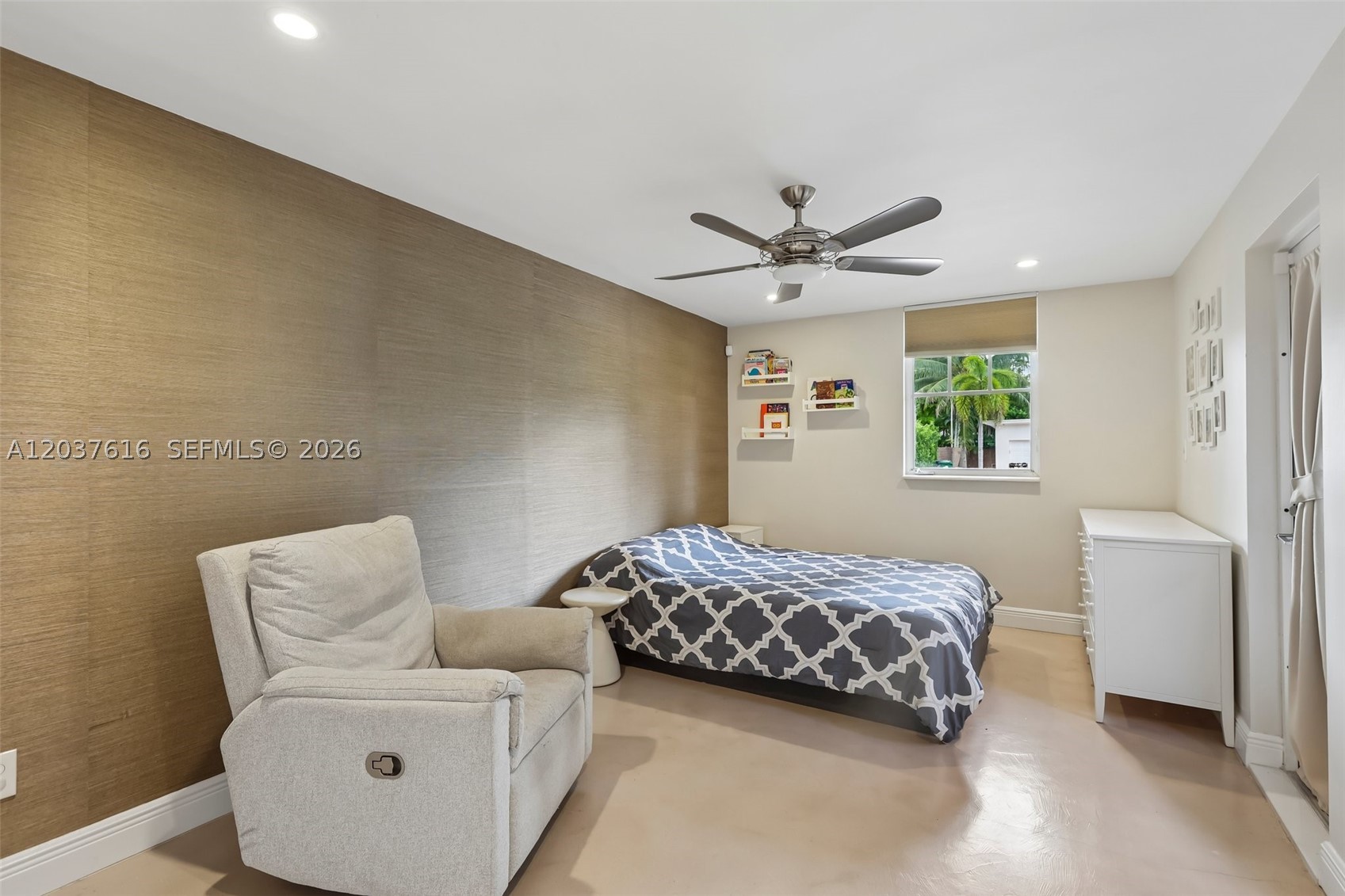 1140 NE 87th St Miami, FL 33138