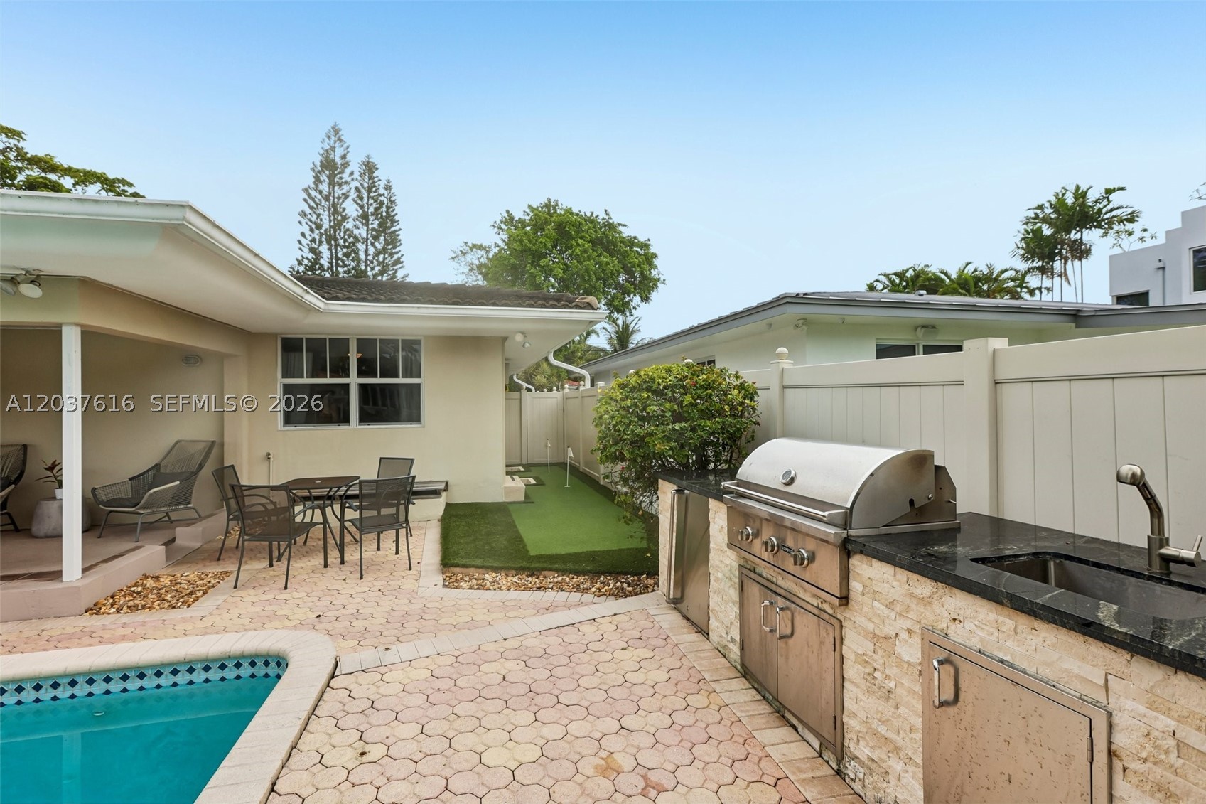 1140 NE 87th St Miami, FL 33138