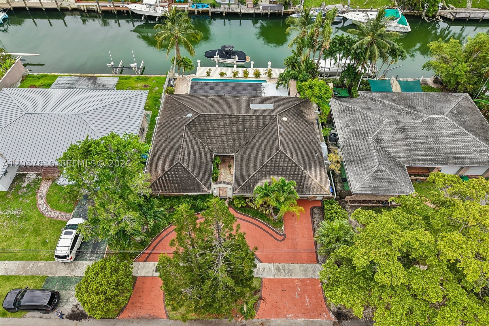 1140 NE 87th St Miami, FL 33138