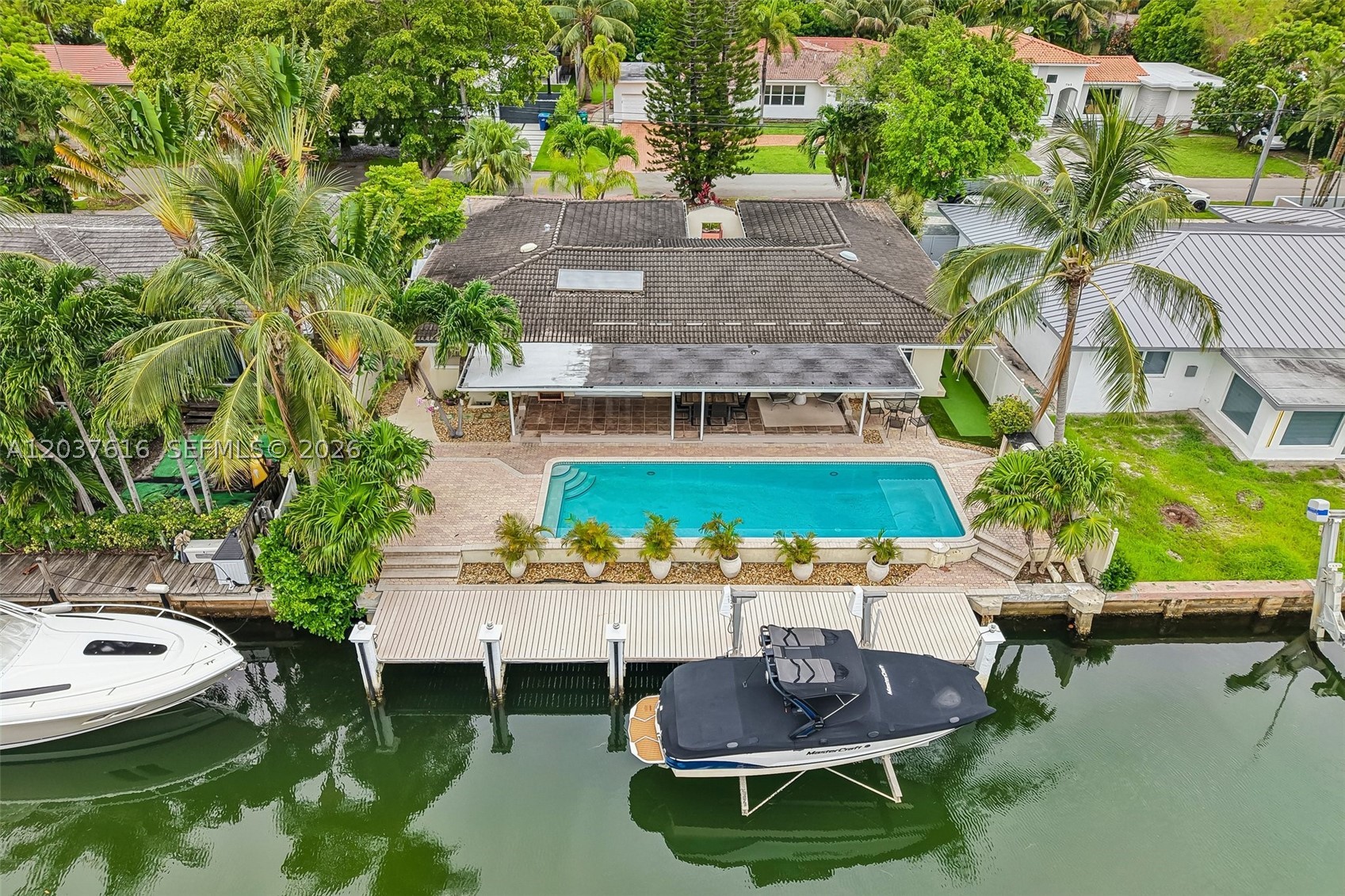 1140 NE 87th St Miami, FL 33138