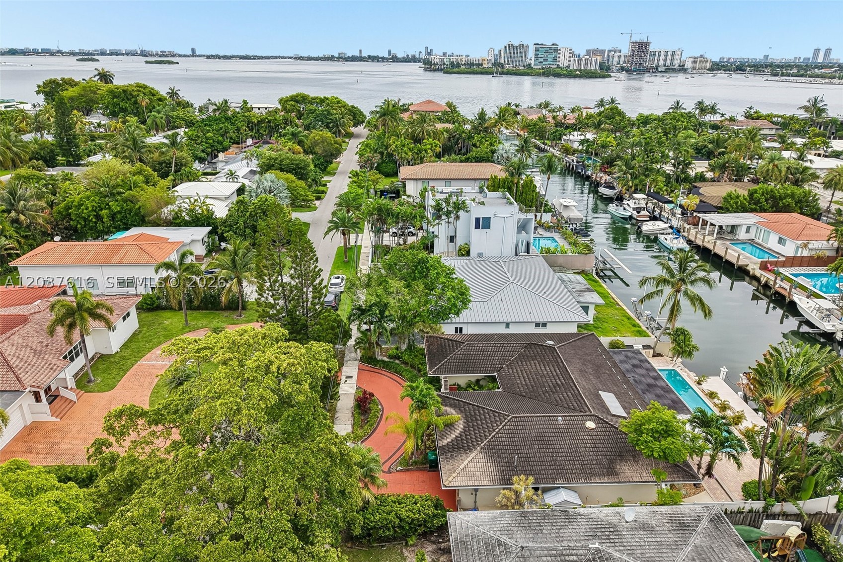 1140 NE 87th St Miami, FL 33138