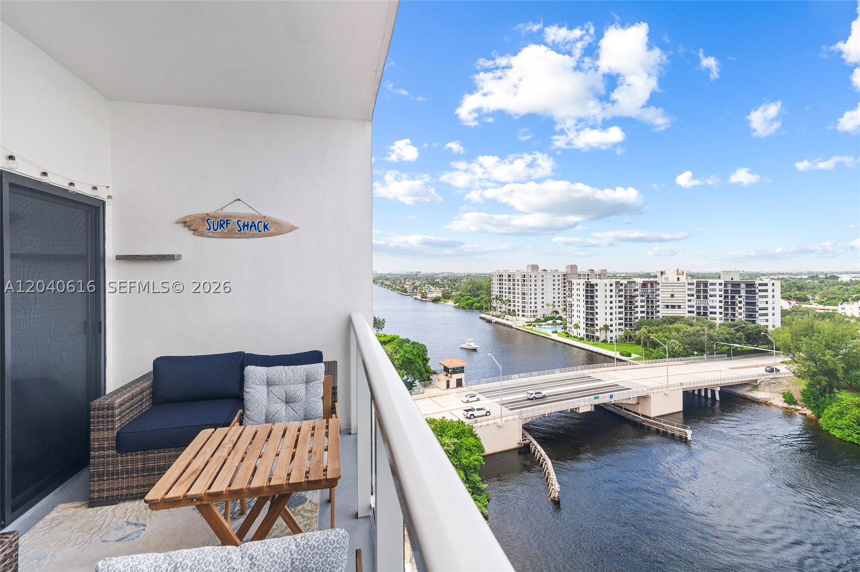 1401 N Riverside Dr #1406