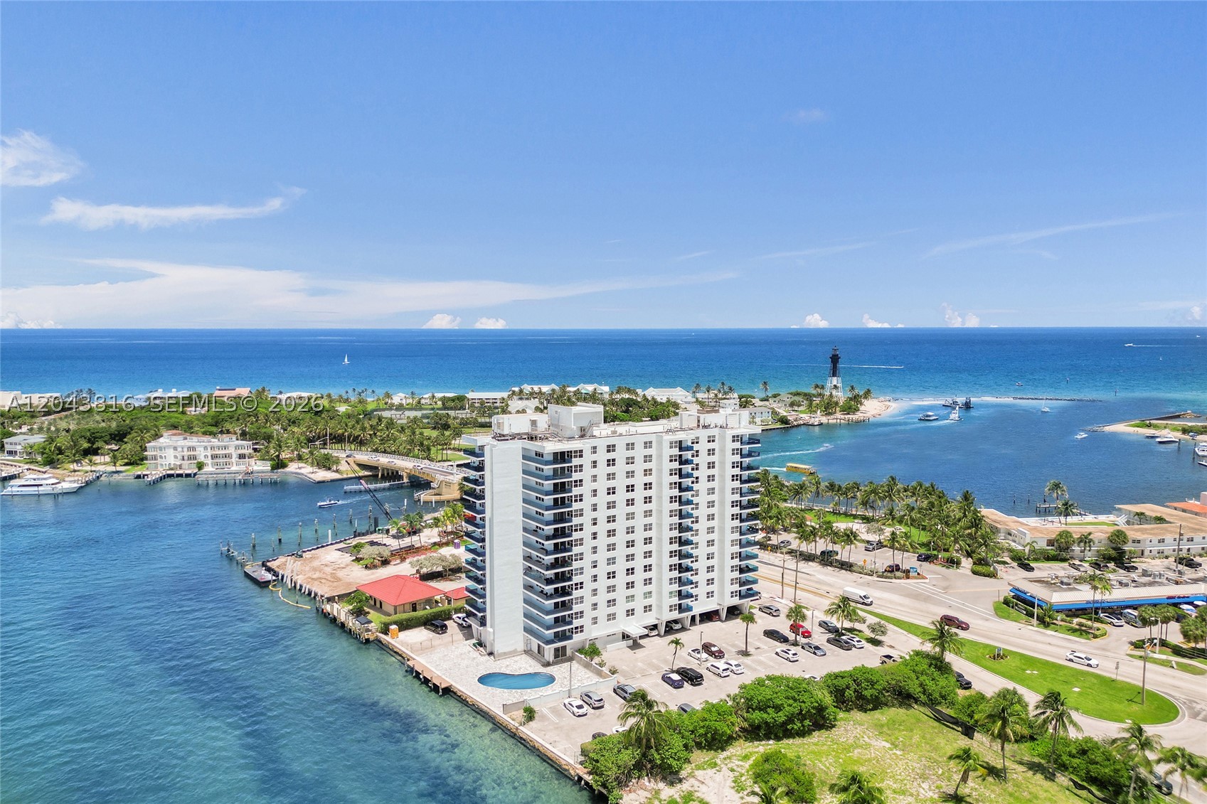 2639 N Riverside Dr #206