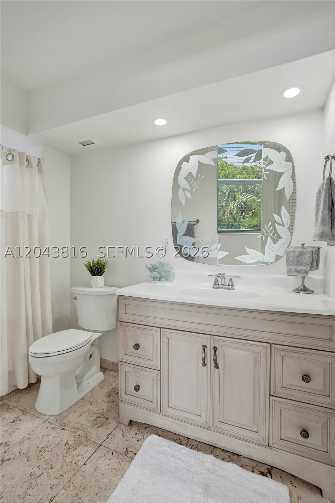 2639 N Riverside Dr #206 Pompano Beach, FL 33062